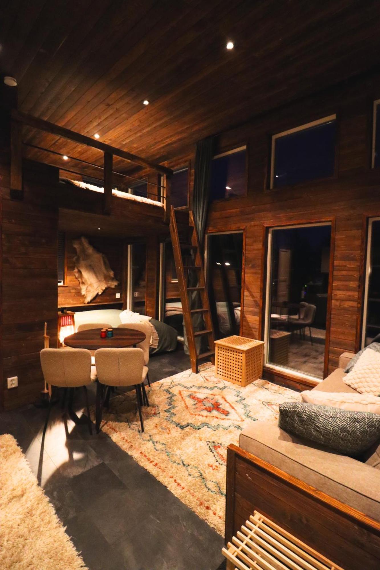 Reindeer River Lights Lodge Кіруна Екстер'єр фото